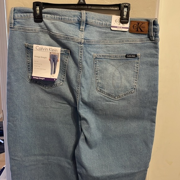 Ladies Calvin Klein jeans - Picture 8 of 8